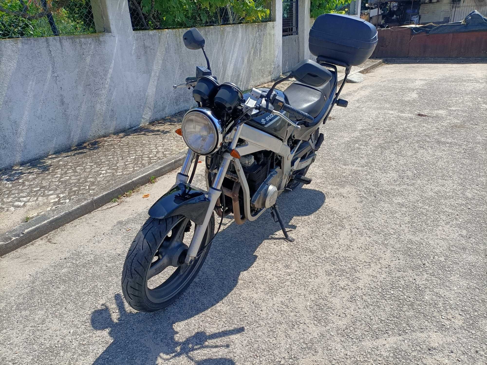 Suzuki GS 500E c/ top case