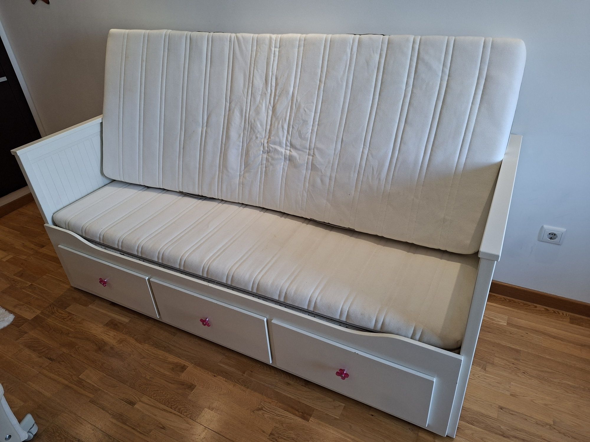 Cama HEMNES IKEA - extensível (tem 2 colchões ikea incluídos)