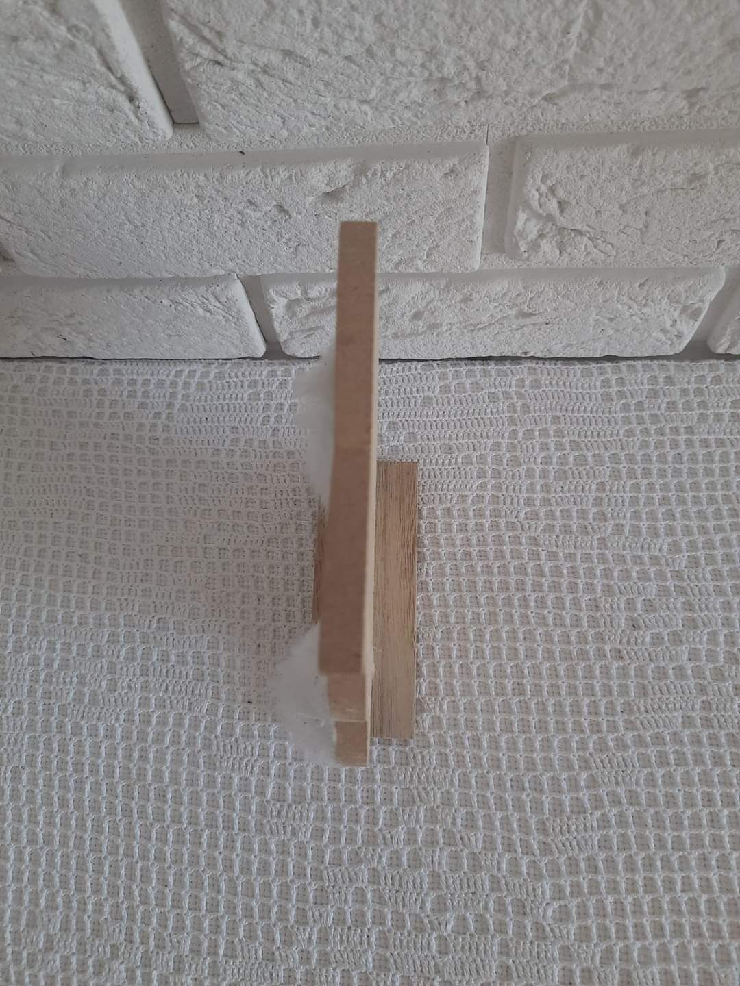 Sowa drewniana dekoracja.