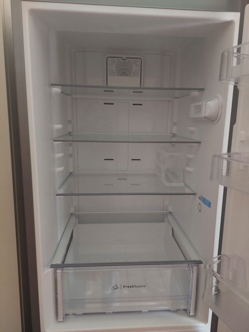Frigorifico Combinado Indesit com garantia de fábrica