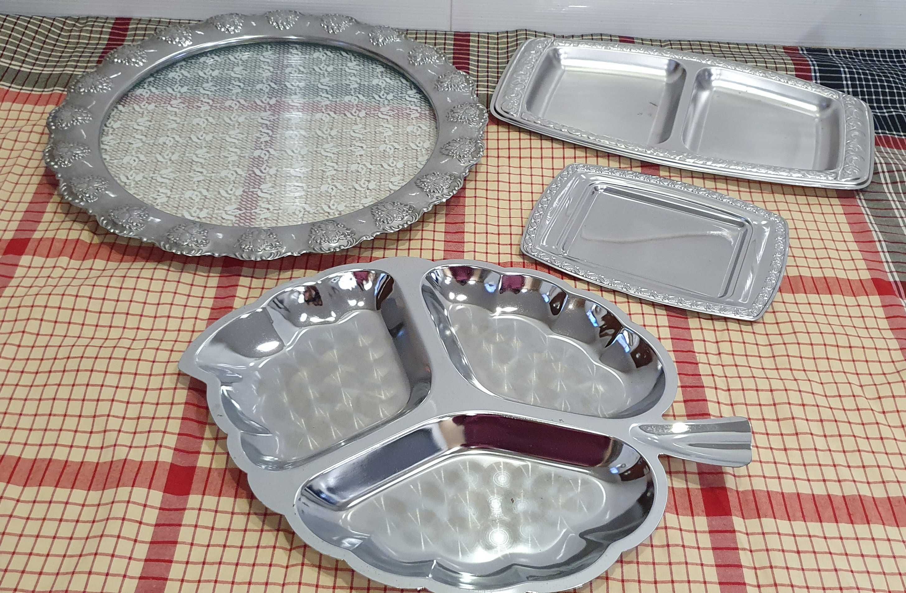 Peças em metal para bolo e aperitivos