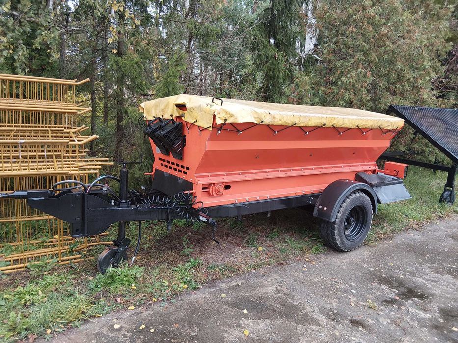 Piaskarka drogowa-Rozsiewacz Pronar T130