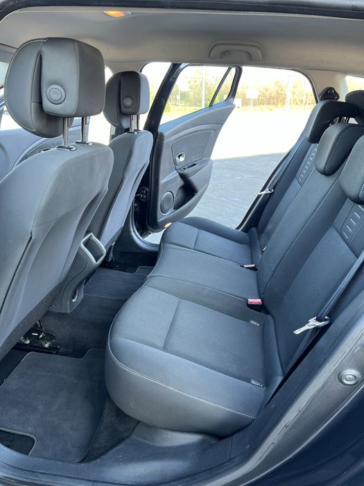 Гарний доглянутий автомобіль !