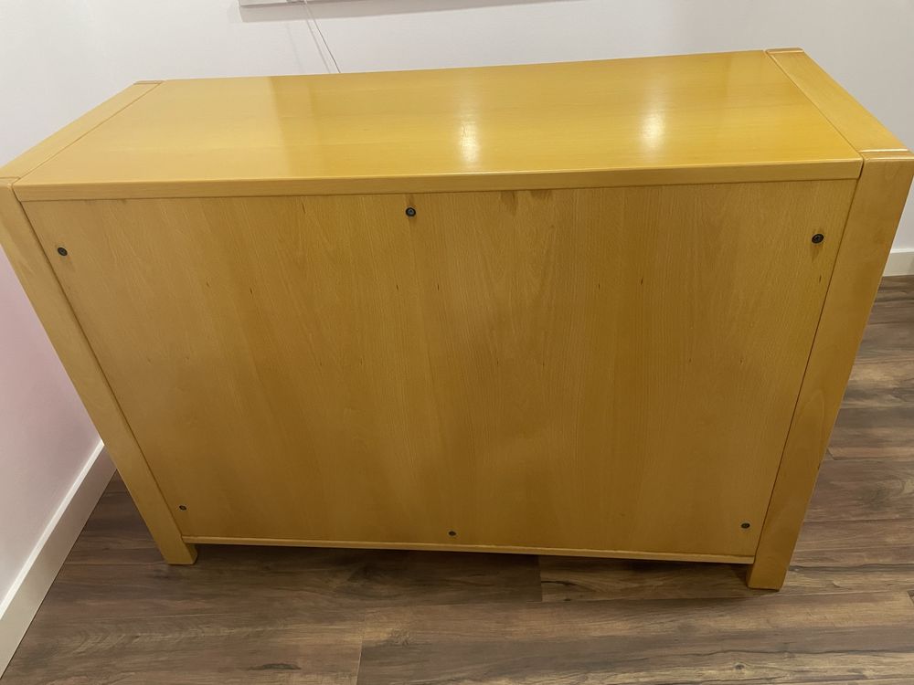 Cómoda com 2 gavetas e porta