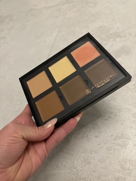 Paleta do konturowania na mokro ABH Anastasia Beverly Hills
