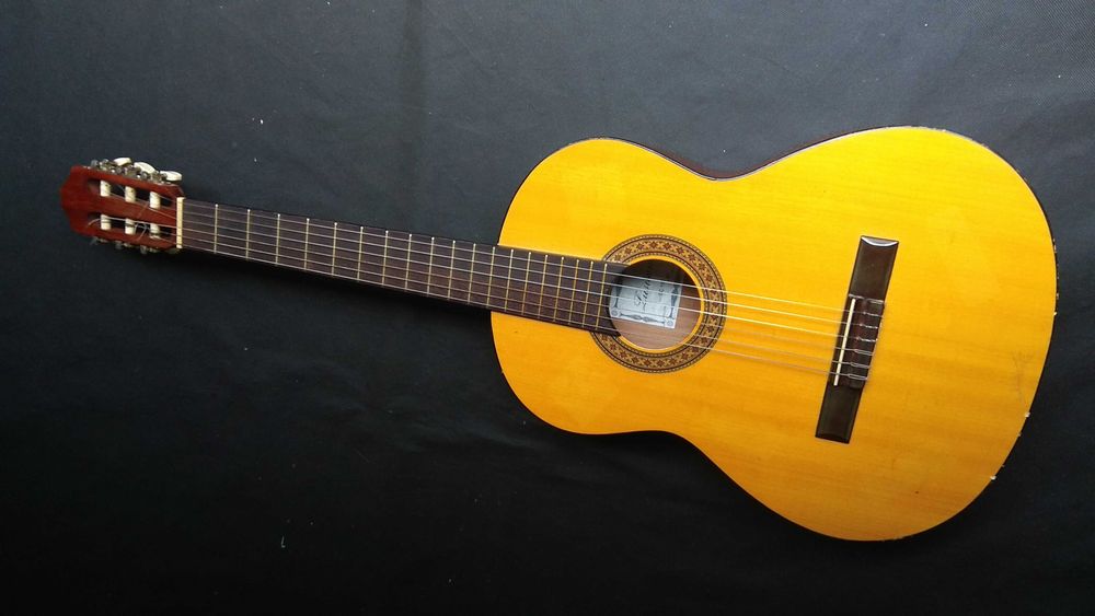 Violão LUSITANA cordas nylon construção artesanal