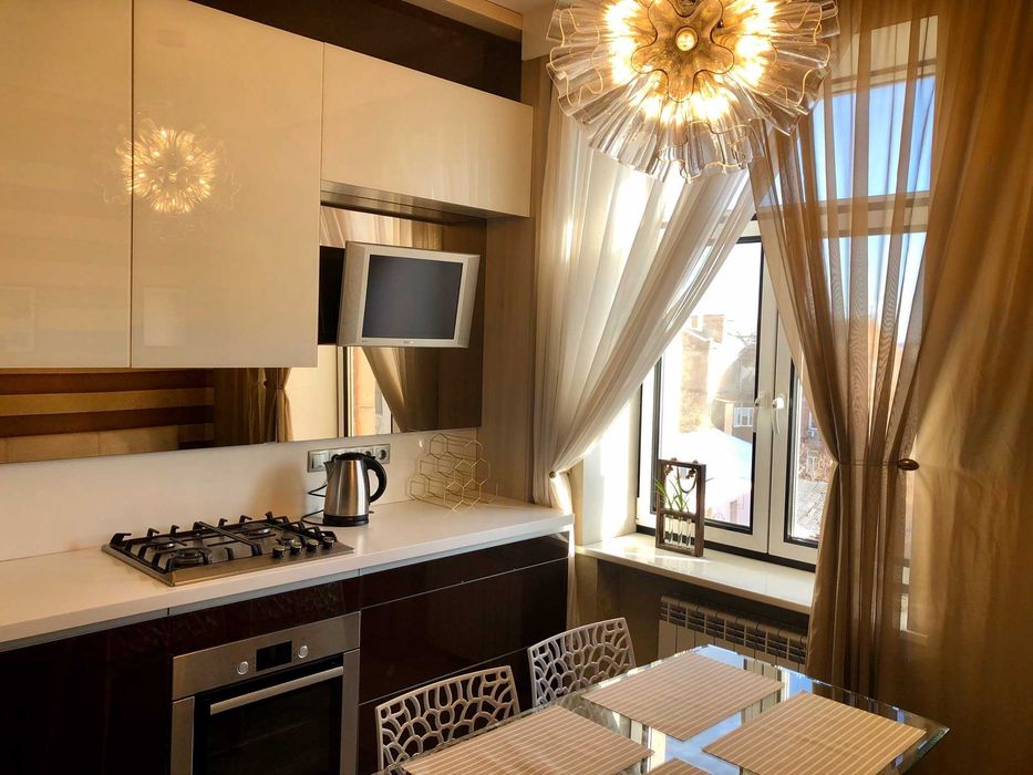 Сдам Видовую  2кв 60кв.м в Центре, Напротив ТРЦ Никольский