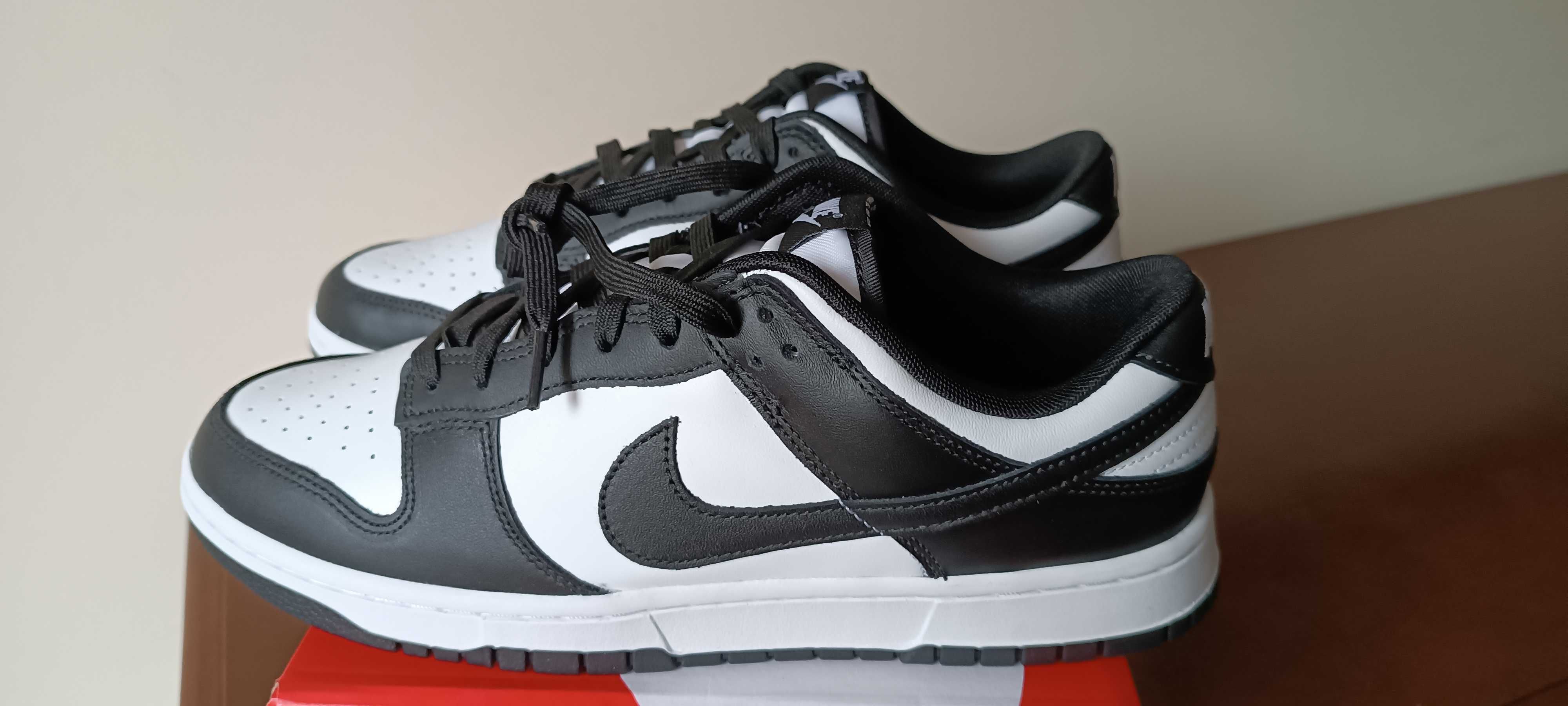 (r. 45,5- 29,5 cm) Nike Dunk Low Retro White Black Panda DD1391,-100