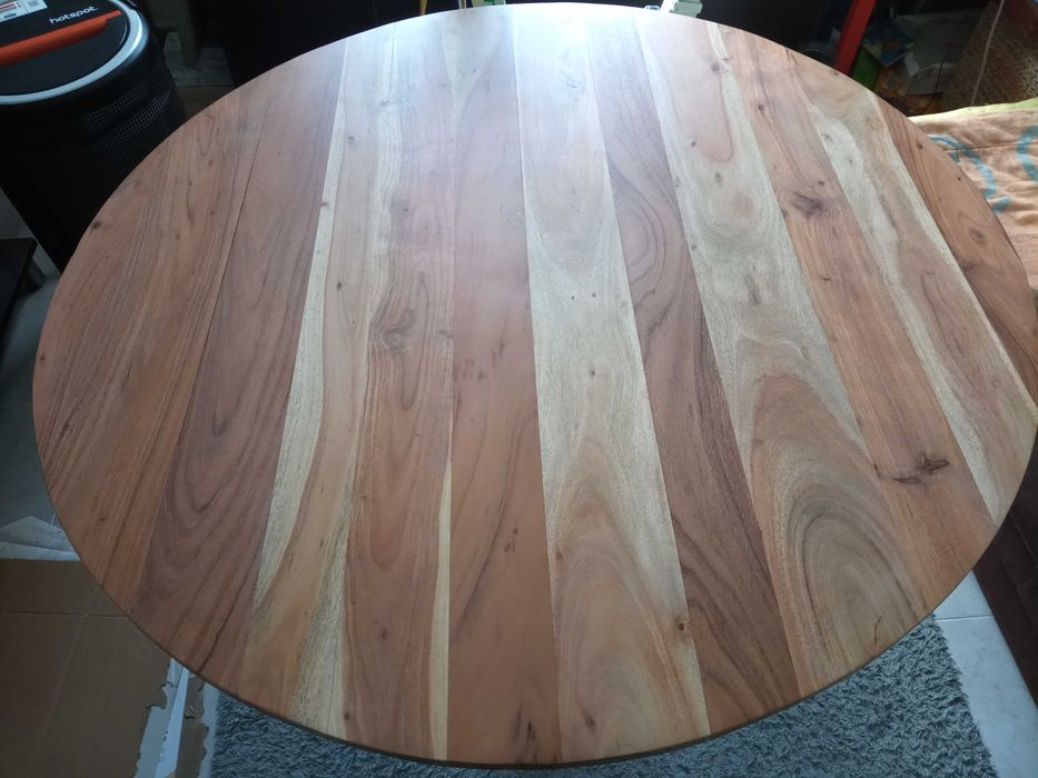 Mesa de jantar,nova com pé metálico