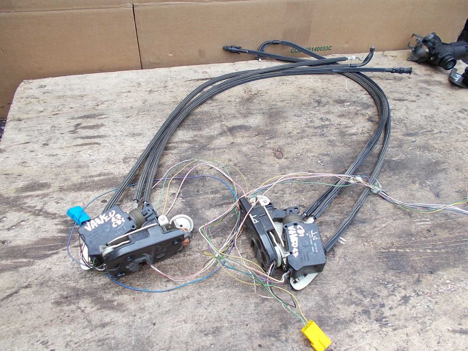 mercedes VANEO 1.7 cdi 01r centralny zamek drzwi tył przód