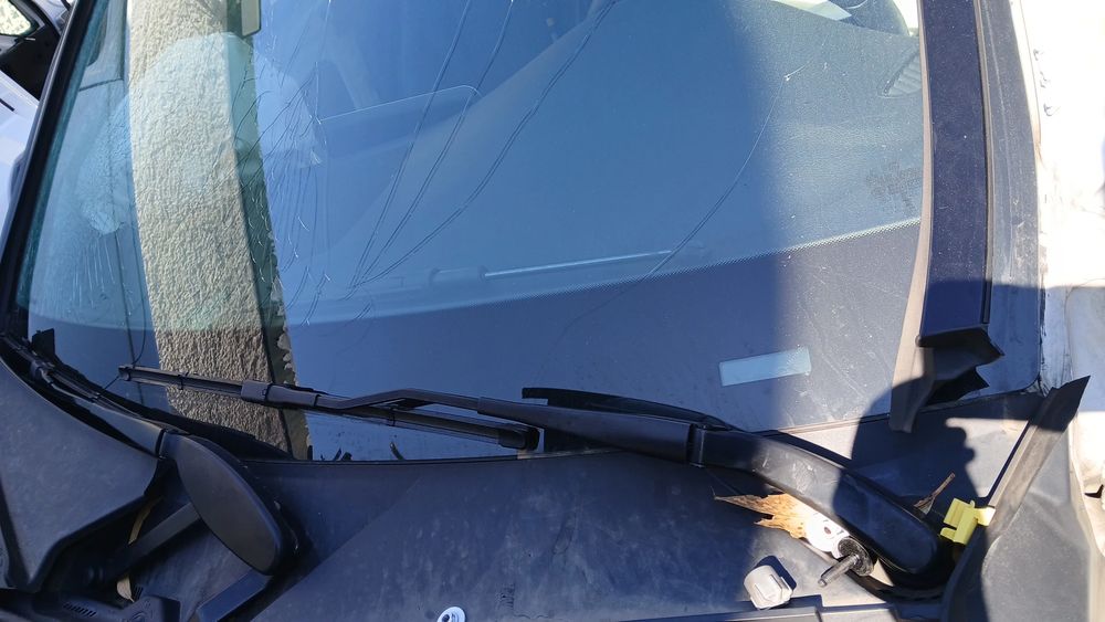 Haste / braço de escova limpa vidros frente esquerda MERCEDES-BENZ Cla