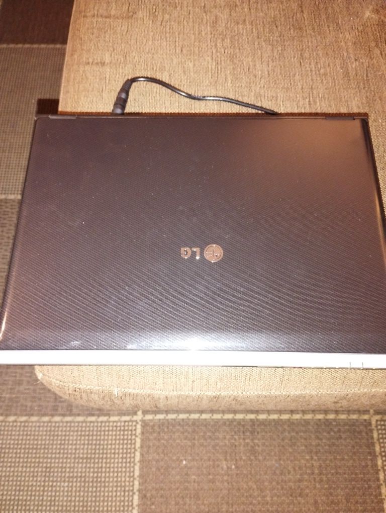 Portátil LG E200 de 12"