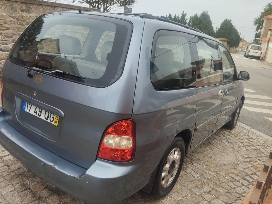Carrinha Kia Carnival 7 lugares