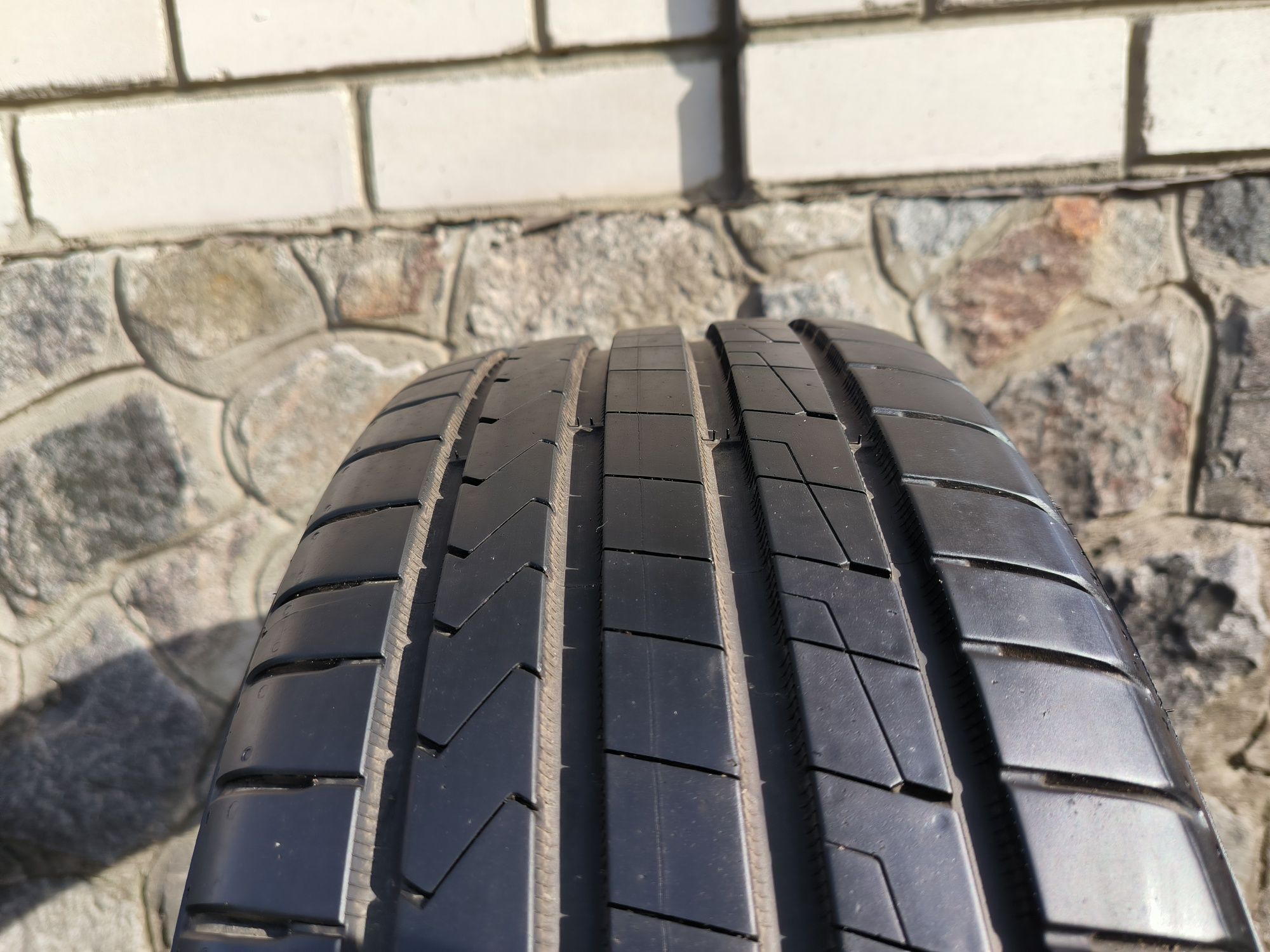 Продам літню шину Hankook r16 (205*55*16) в чудовому стані!