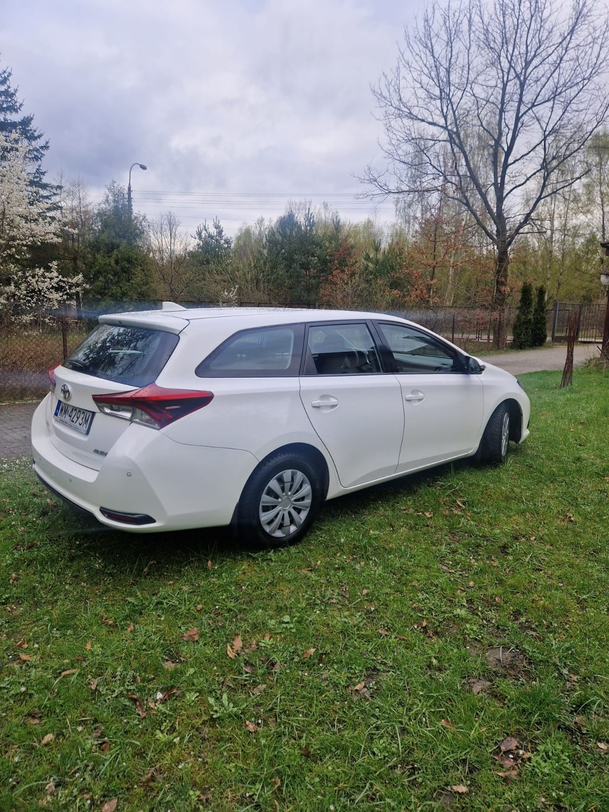 Toyota Auris, salon Polska