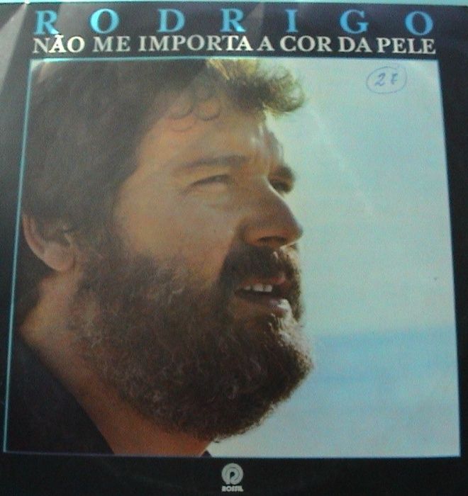 VINIL-2 discos 33rpm  - Rodrigo///Carlos Carmo. O preço é de cada um.