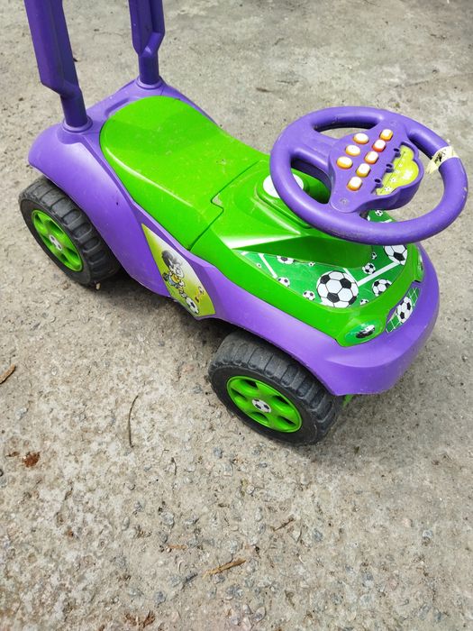 Детский автомобиль.