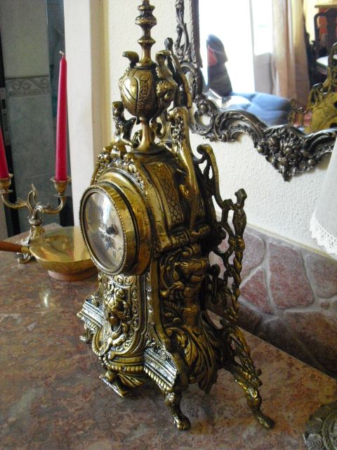 Relógio de mesa em latão, 6kg