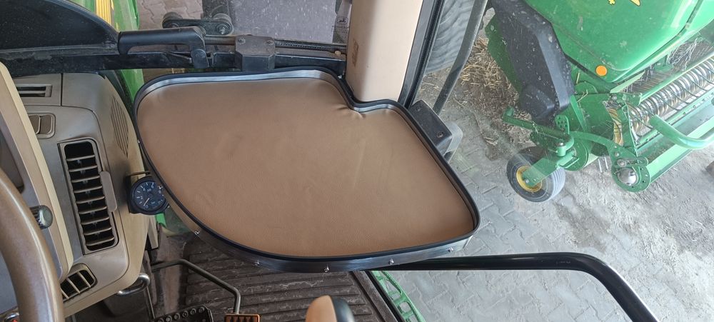 Półka John Deere mocowania na słupek seria xx20 i xx30 JD 6830