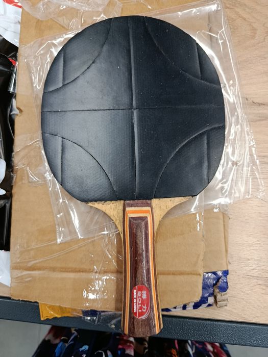 Продам игровой набор профессиональную ракетку для настольного тенниса