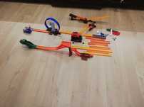 Toryzjezdzalnie hot wheels