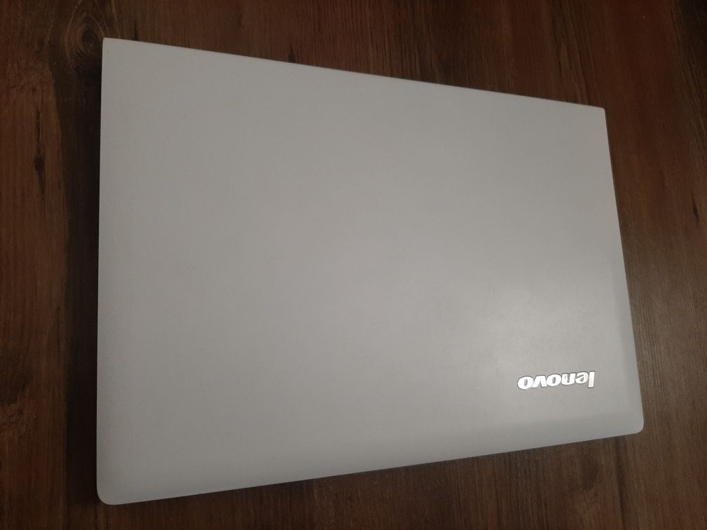 lenovo z50-70, i7 4510U, GeForce 840M, DDR3 8 GB,SSD 500GB  bez bater