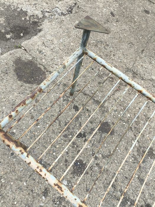 Stolik ruszt zabytek antyk