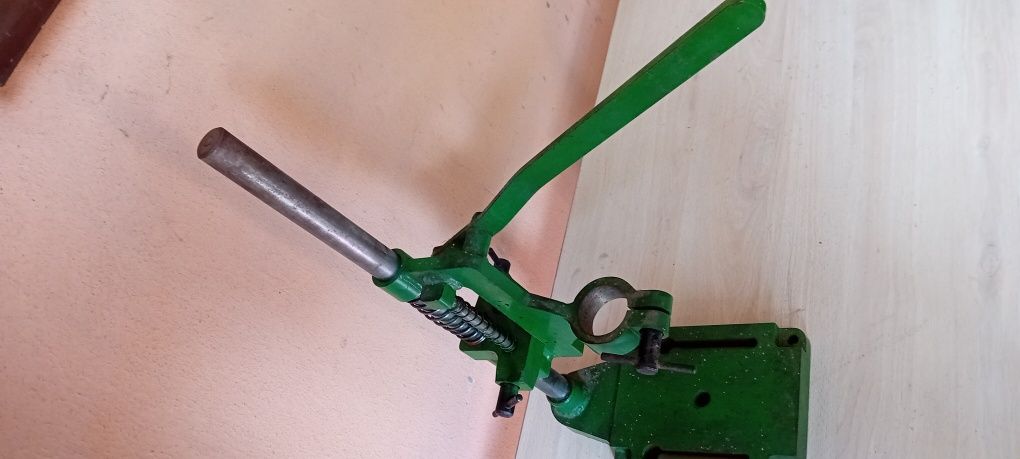 Sprzedam stojak do wiertarki