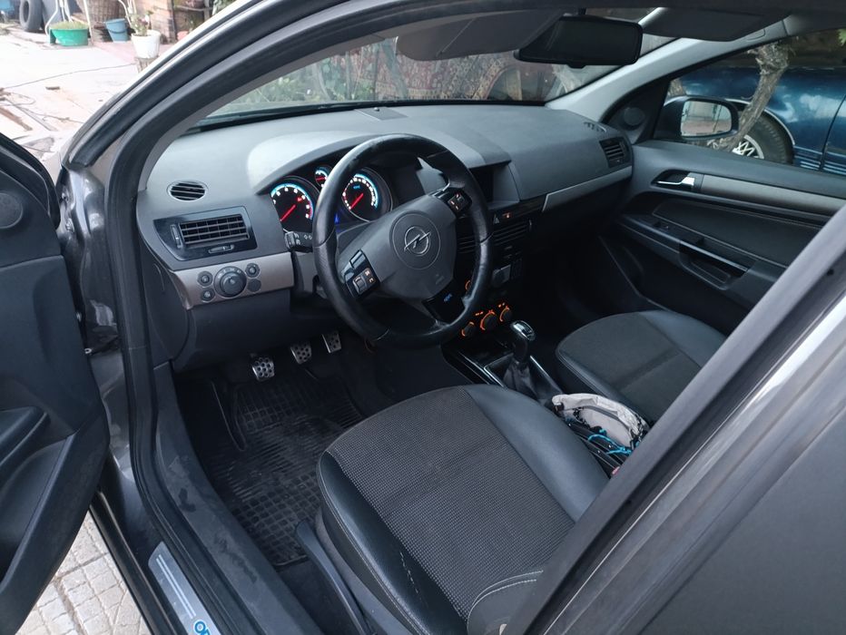 Opel Astra H 1.6 бензин