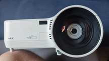Projektor NEC 90 procent lampy