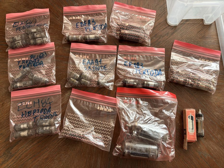 Zestaw lamp elektronowych – różne typy – stan nieznany – cały komplet