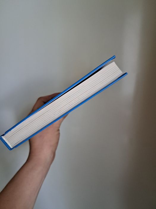 Продам книжку " Улюблена читанка" нова