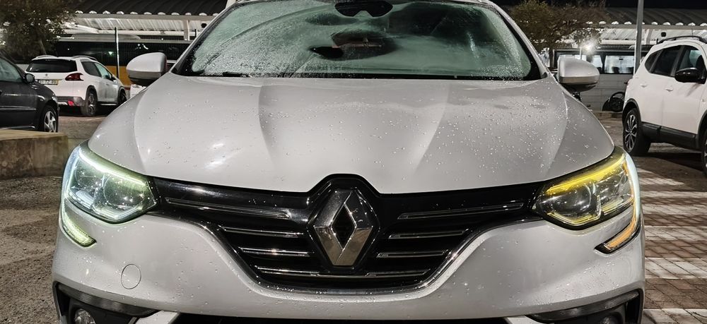 Faróis Megane 4 de 2016