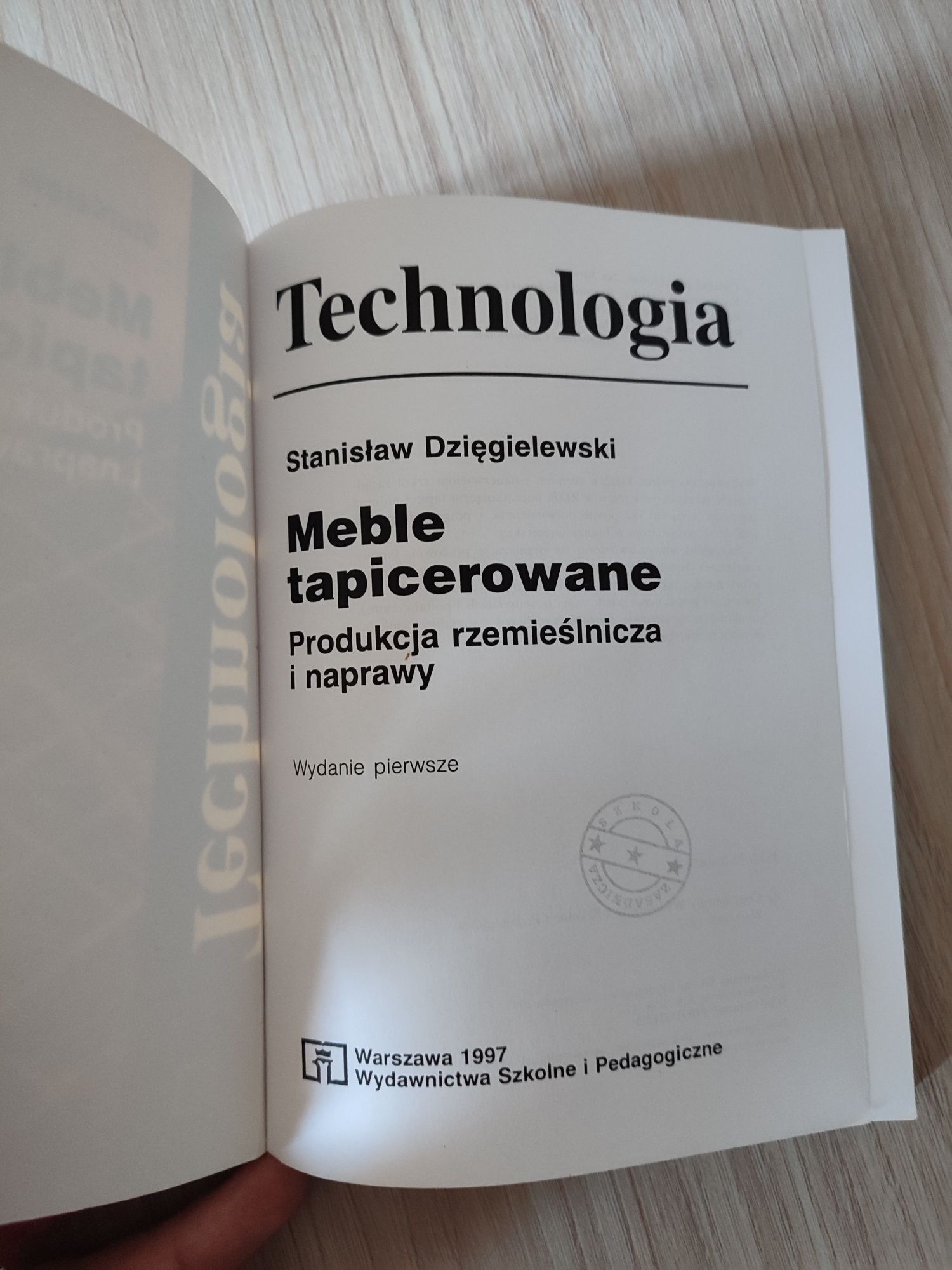 Książka  Meble tapicerowane