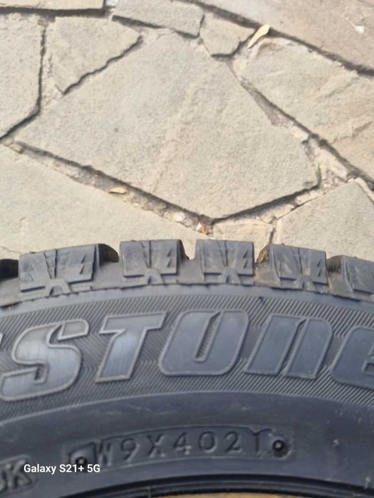Зимові шини Bridgestone Blizzak Revo GZ