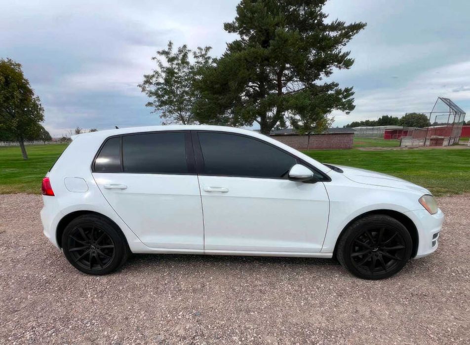 Volkswagen Golf TSI S      2015