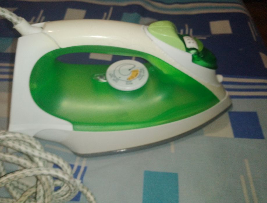 Праска виробництва Tefal