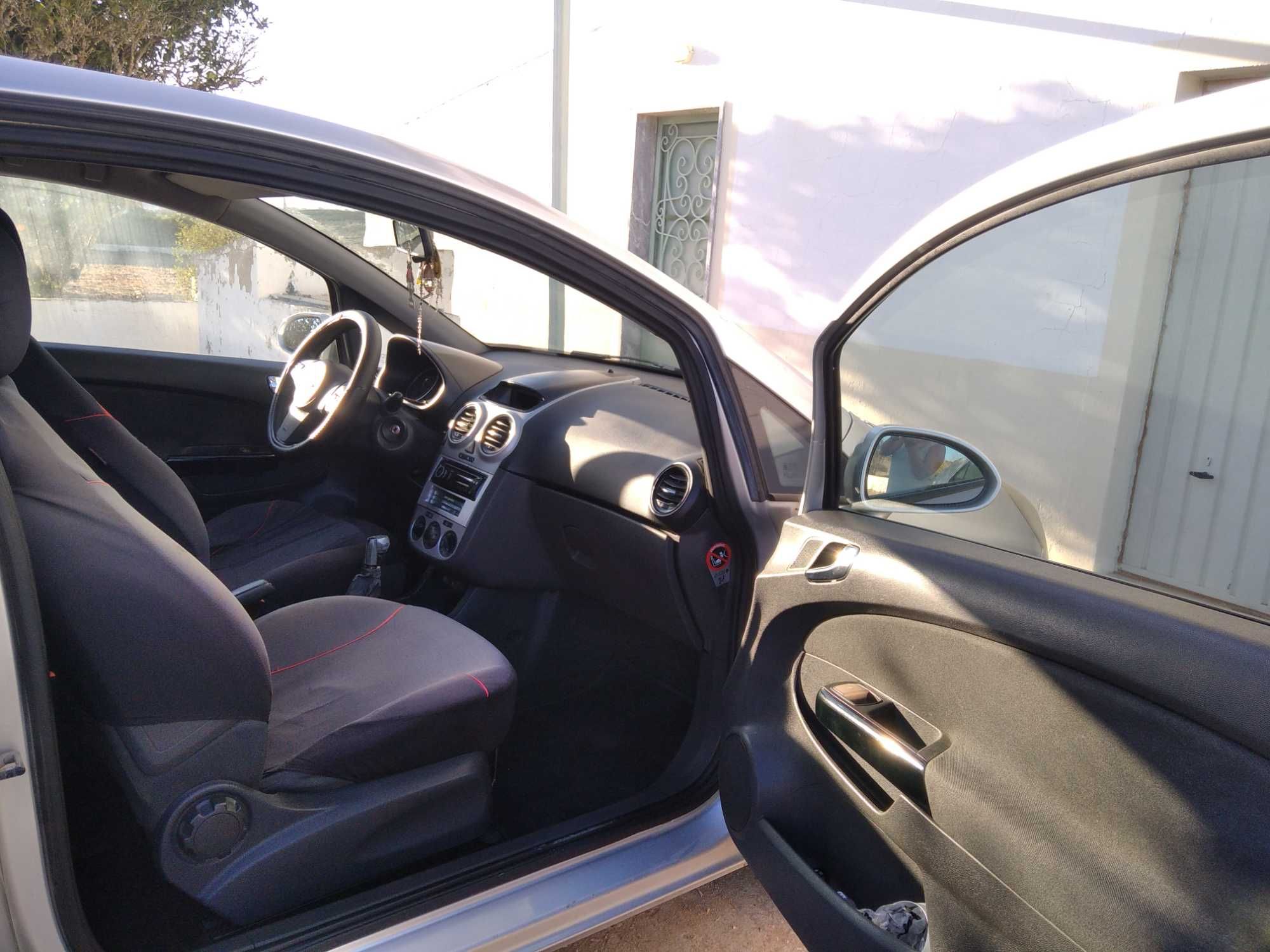Opel Corsa D 1.2 Gasolina (2008) – Ideal para cidade