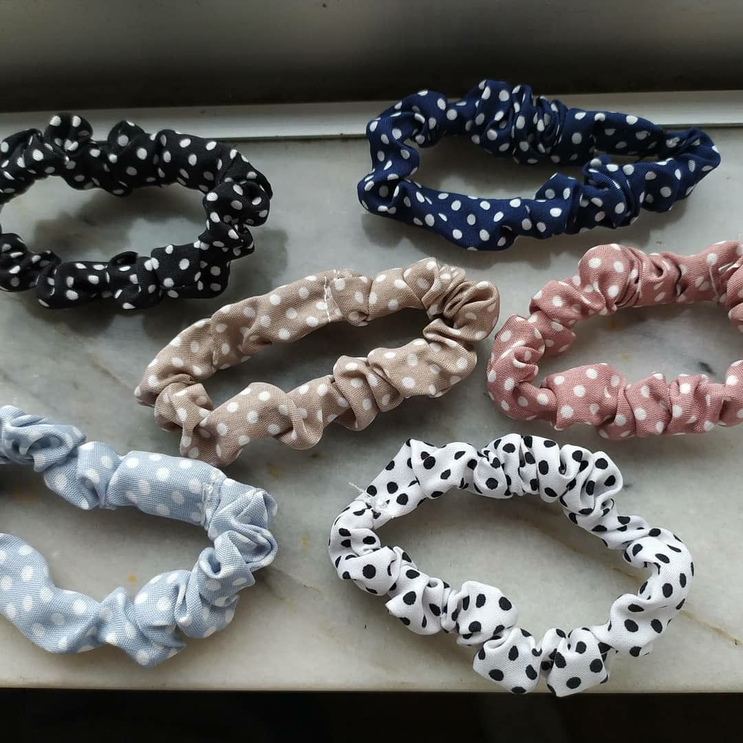 Scrunchies bolinhas