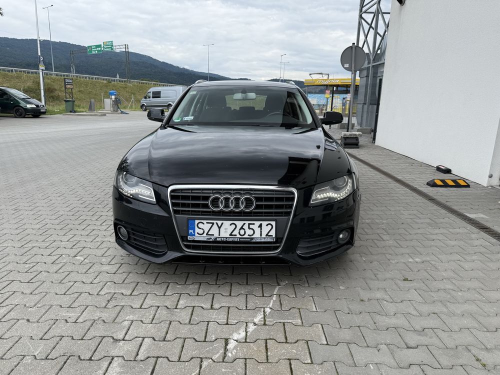 Audi a4 b8 2.0 tdi 2010 rok