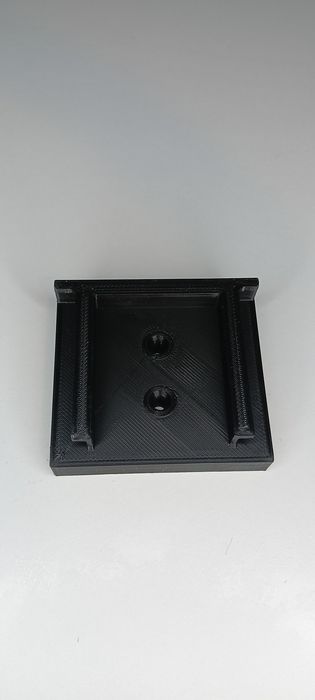 Wieszak / Uchwyt na elektronarzędzia GRAPHITE