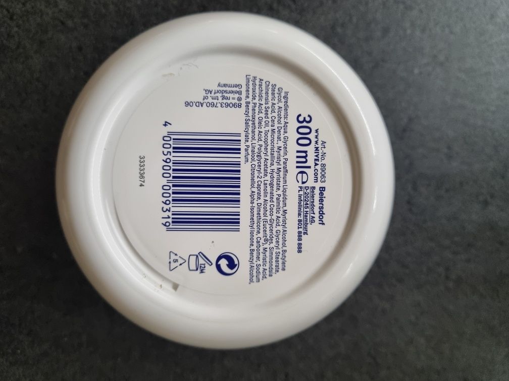 NIVEA krem nawilżający 300 ml jajoba wit.B