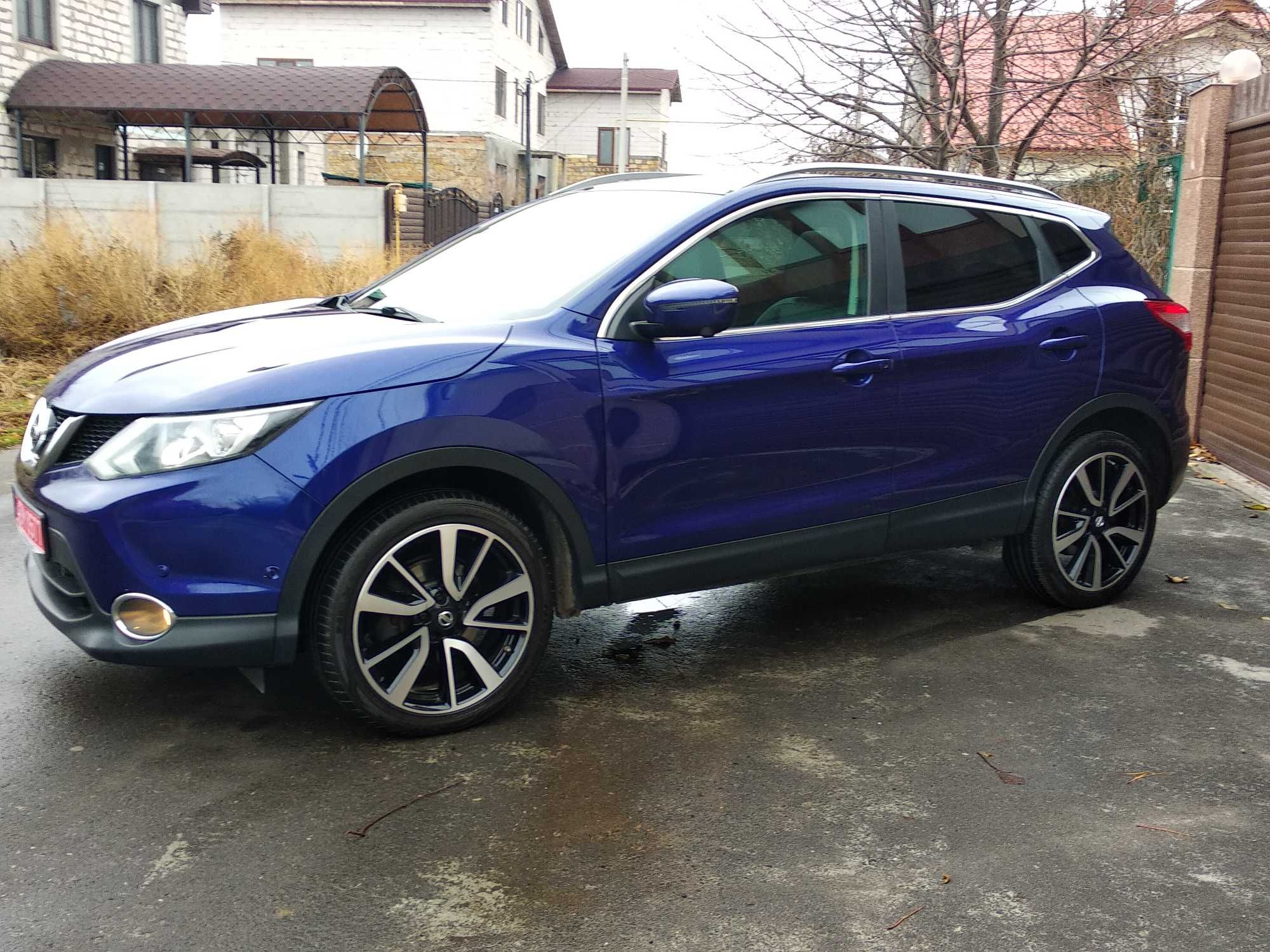 Автомобиль Nissan QASHQAI