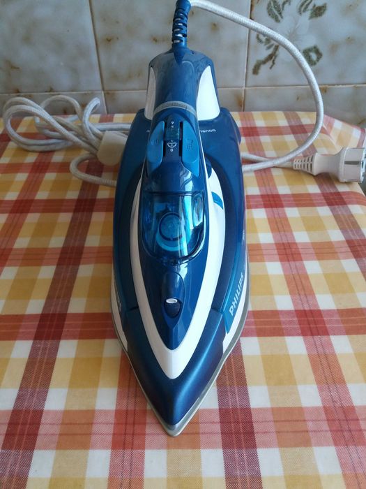 Ferro de engomar Philips 2400 W