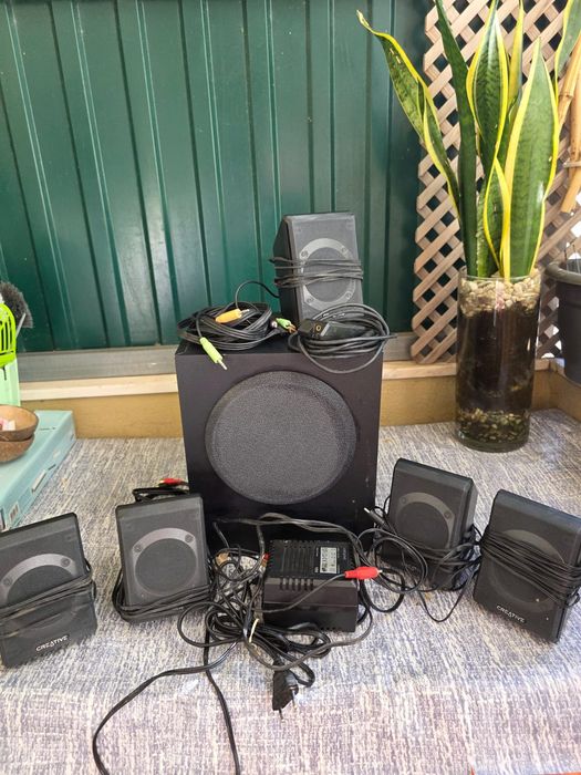 Sistema de som 5.1 creative Inspire- Potente e completo