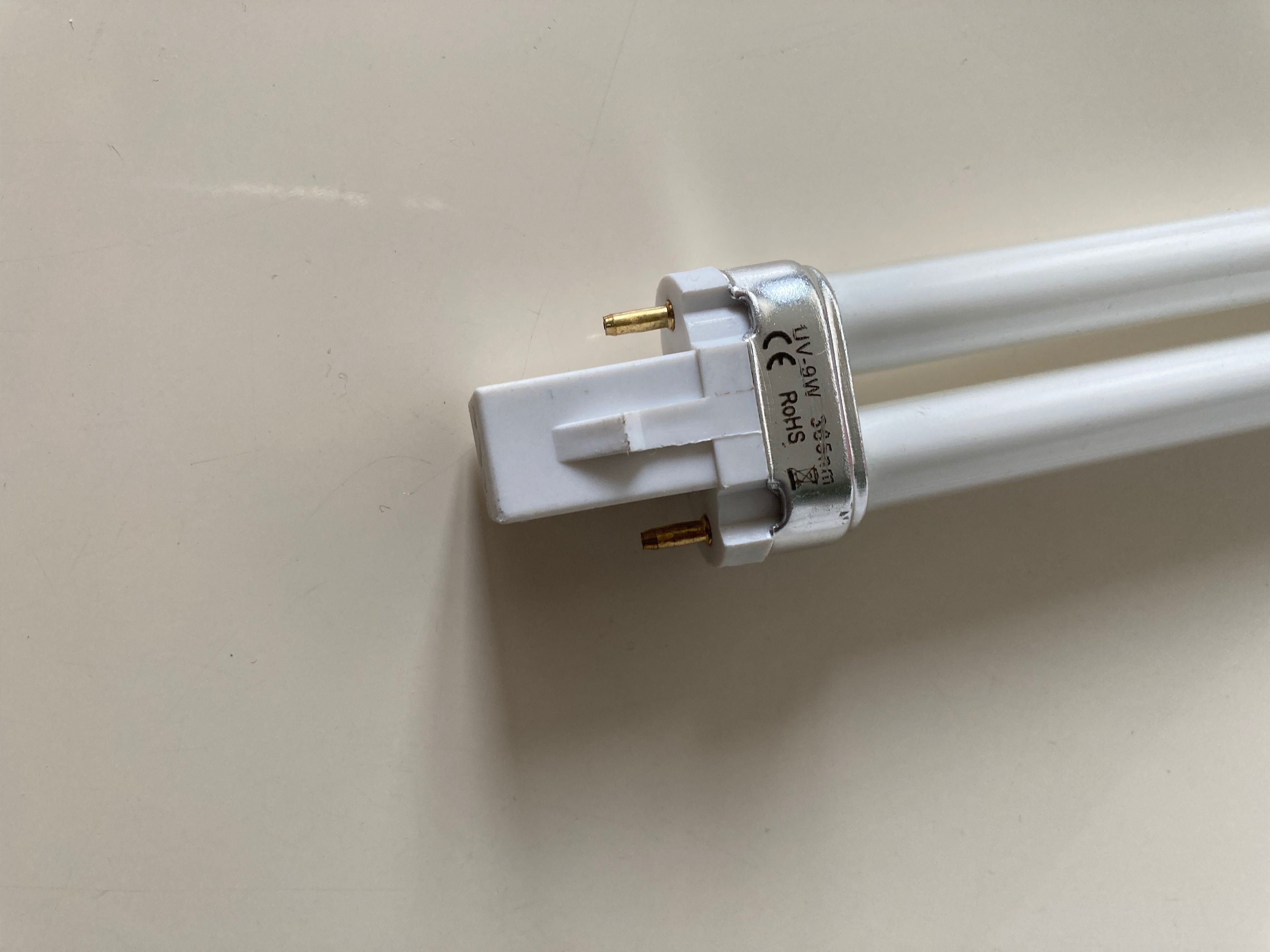 Lampa UV do manicure hybrydowego paznokci