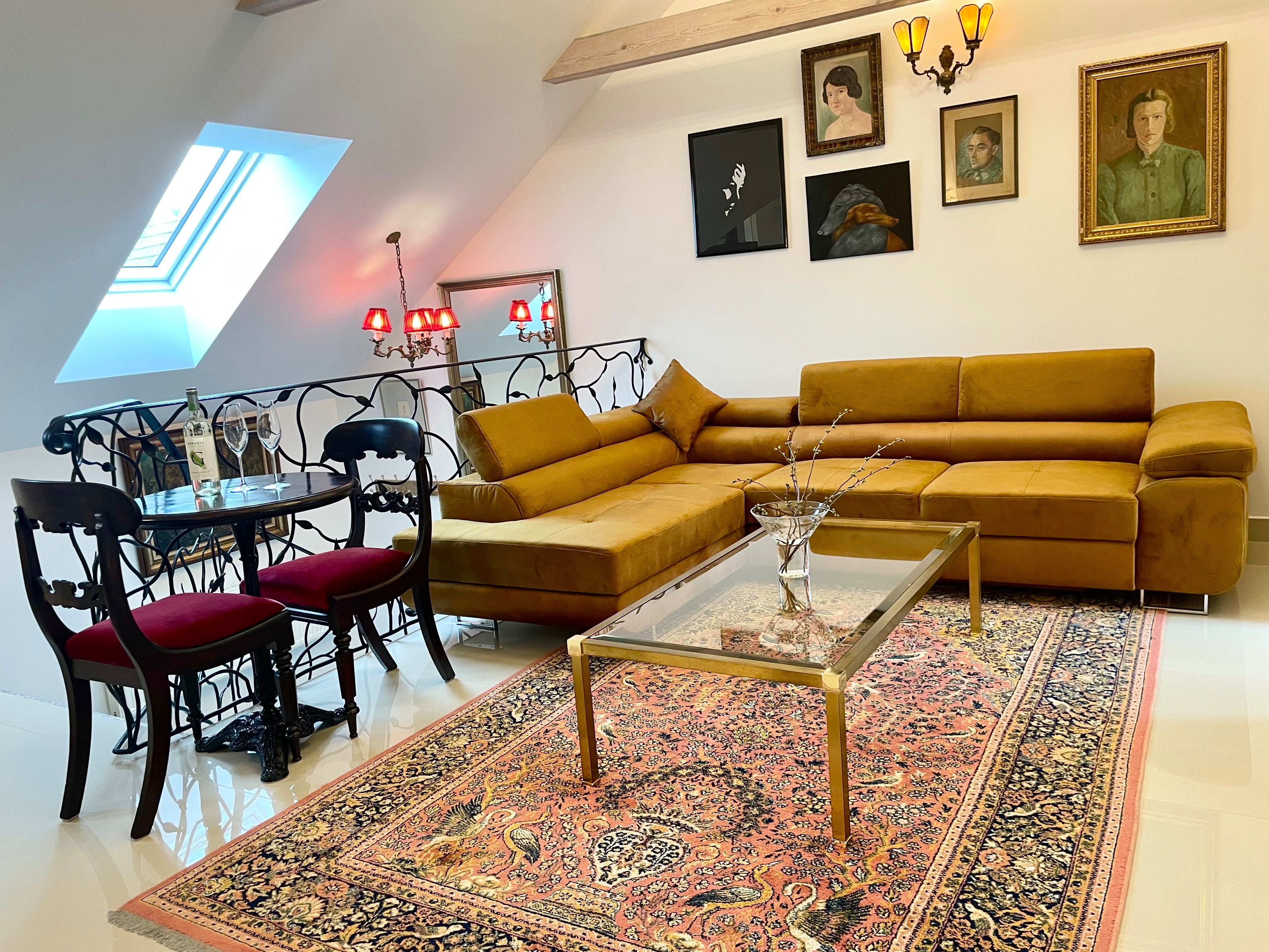 VIP Apartament Loft w Rynku z Jacuzzi i Kominkiem Noclegi Supraśl
