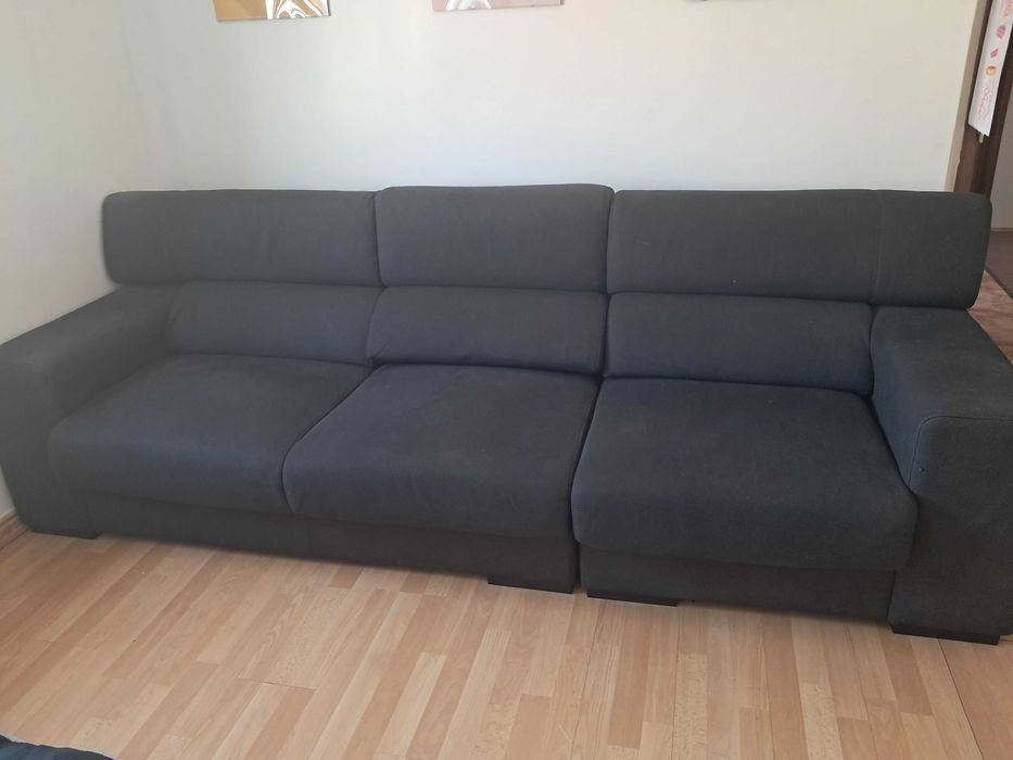 Sofá preto 4 lugares