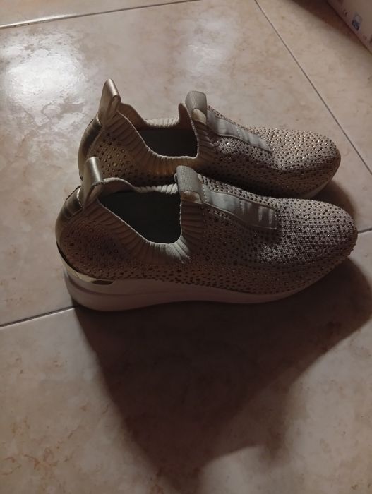 Sapatilhas de mulher, douradas