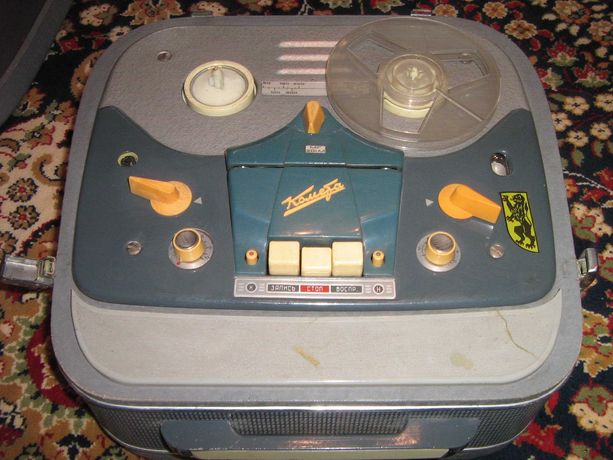 Катушечный бобинный магнитофон Комета СССР 1970 г.